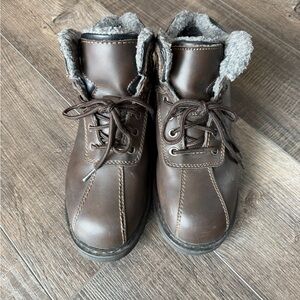 Men's Rugged Outback Boots 8 1/2 Work Thermolite Waterproof Oil/Skid Resist